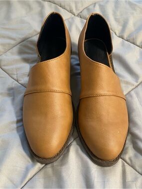 Women’s Tan Slip-On Dress Shoes